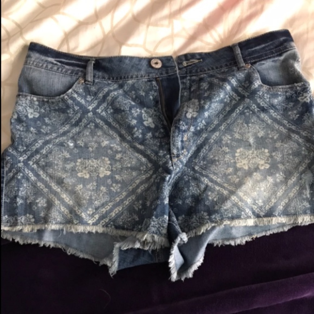 High-Waisted Floral Print Jean Cut Off Shorts